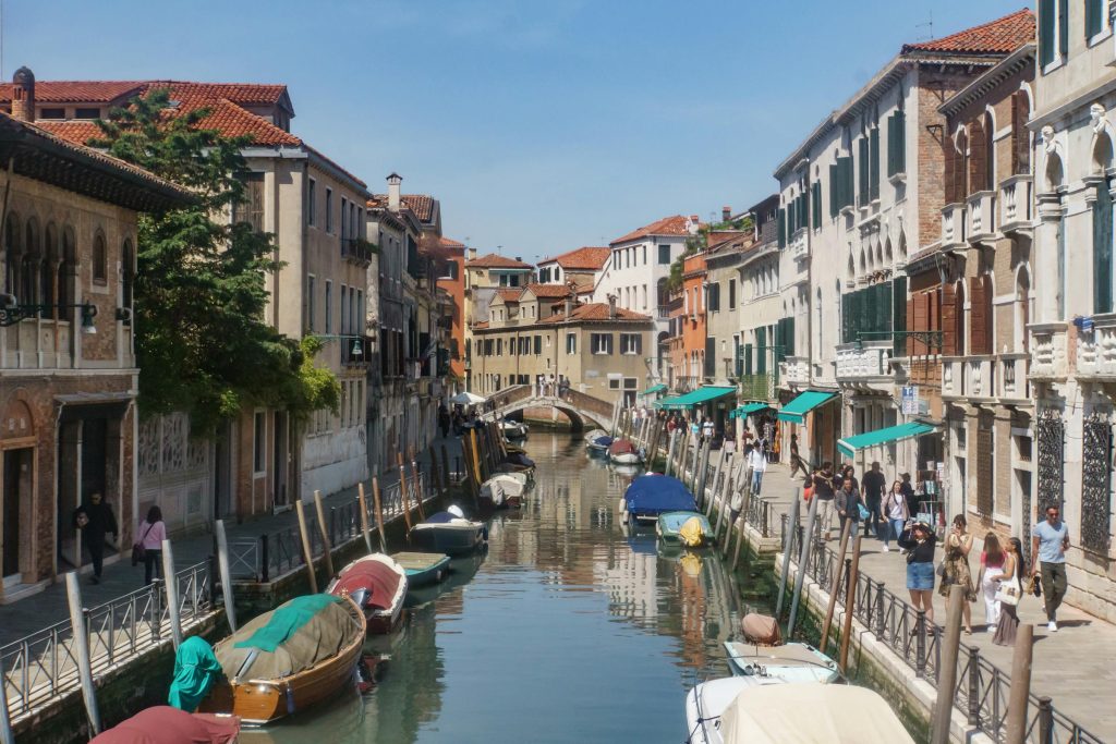 Unlocking Financial Solutions: How EcoFinance, ProCredit Bank, and Other Key Players are Transforming Loan Accessibility in Romania - como solicitar empréstimo na Romênia