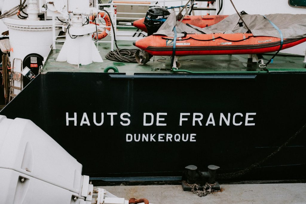 Navigating Employment Opportunities in France: The Rise of Industry Giants - Melhores oportunidades de emprego na França