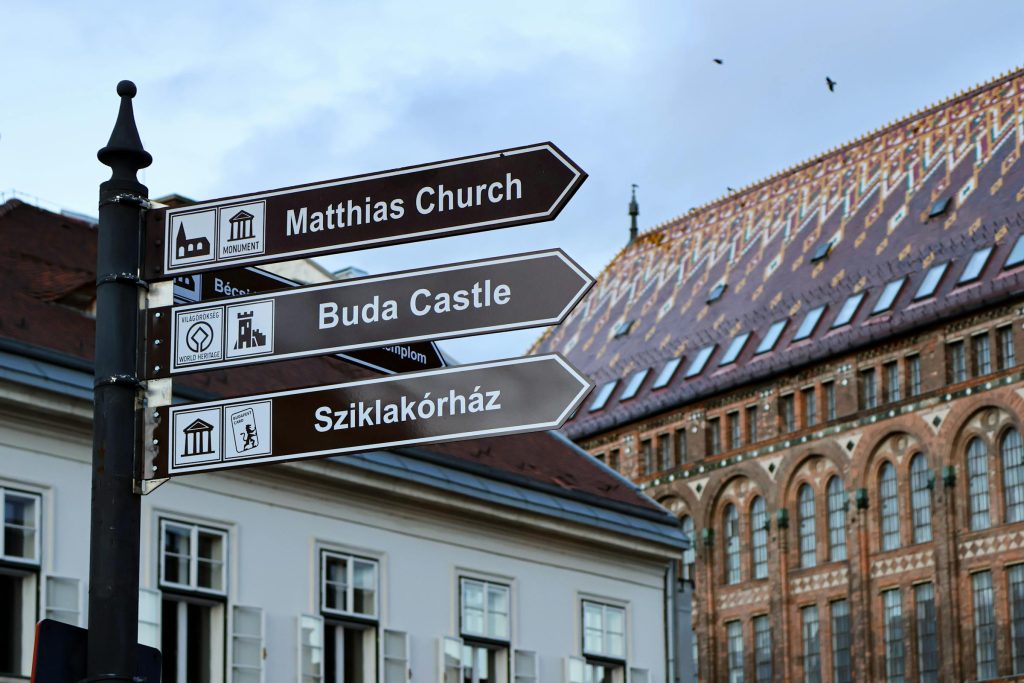 Navigating the Job Market: A Comprehensive Guide to Leading Employers like Wizz Air Hungary and Coca-Cola HBC Hungary - Melhores oportunidades de emprego na Hungria