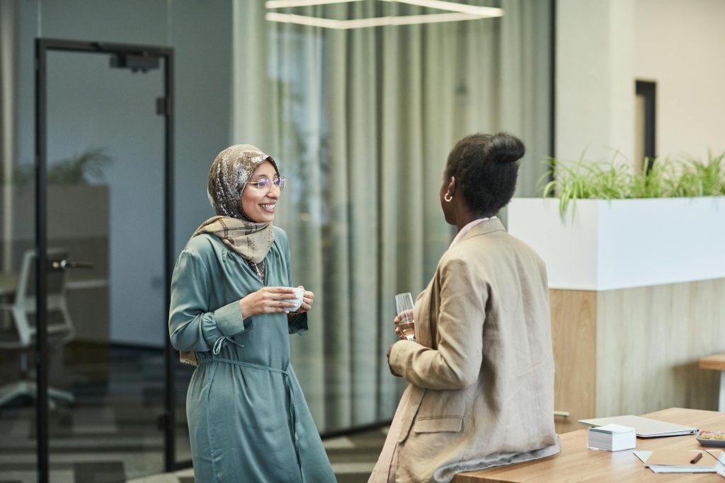 From Banking to Aviation: Exploring Diverse Career Paths in Greeces Thriving Job Market - Melhores oportunidades de emprego na Grécia