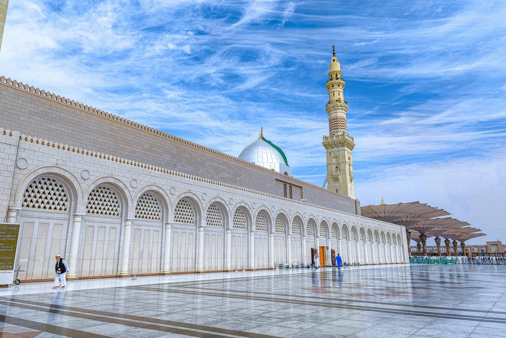 Unlocking Wealth: A Deep Dive into the Highest Paying Companies in Saudi Arabia - Empresas com melhores salários na Arábia Saudita