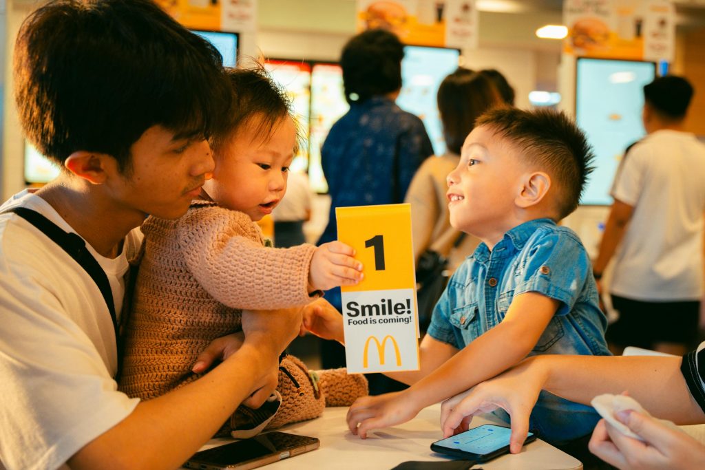 Inside the Golden Arches: Discovering High-Salary Employment Options at McDonalds - Vagas de emprego com salario alto no Mc donald's em Estados Unidos